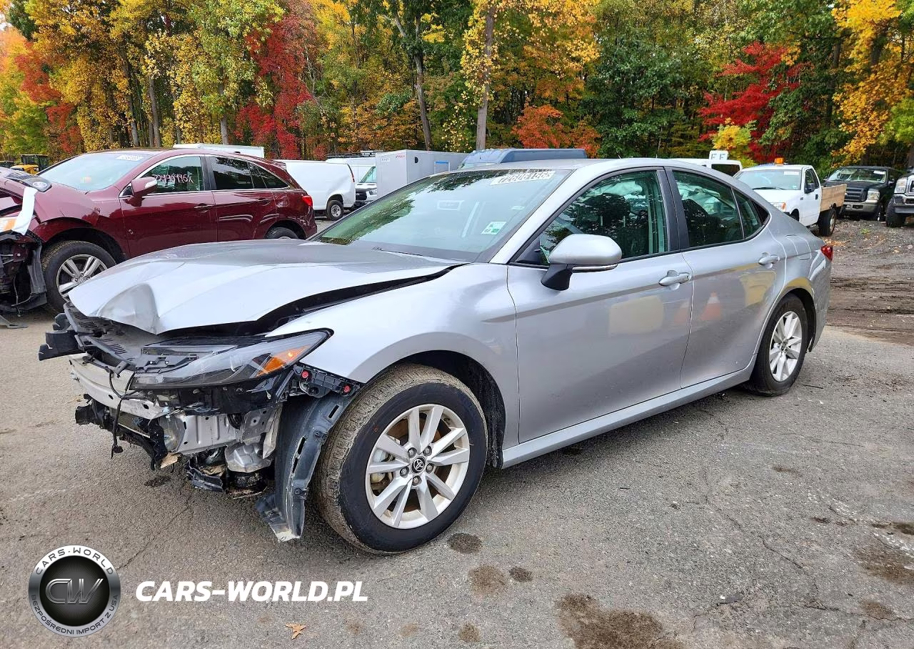 2025 Toyota Camry Le – zdjęcie 1 z 12