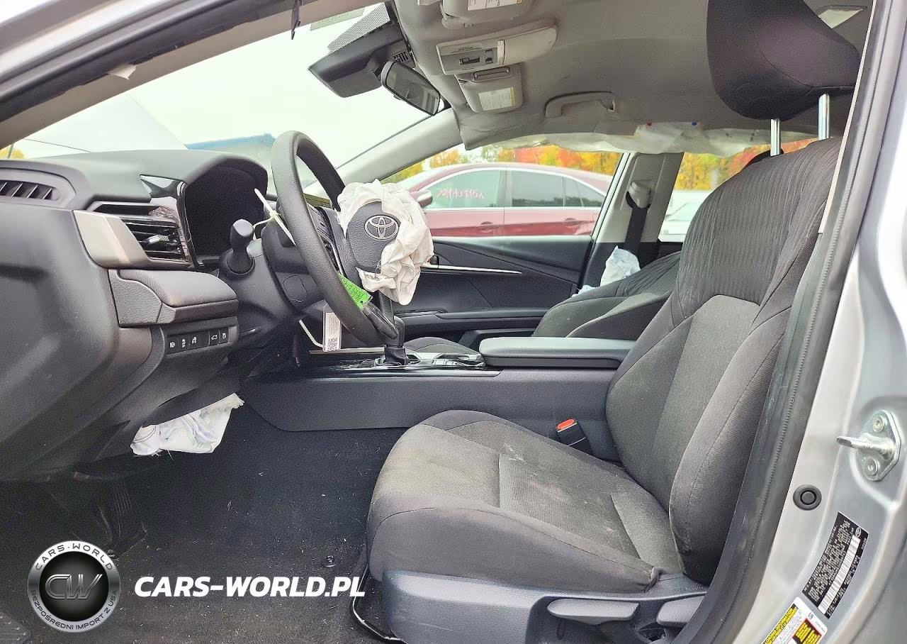 2025 Toyota Camry Le VIN:4T1DAACK6SU589743 - 7