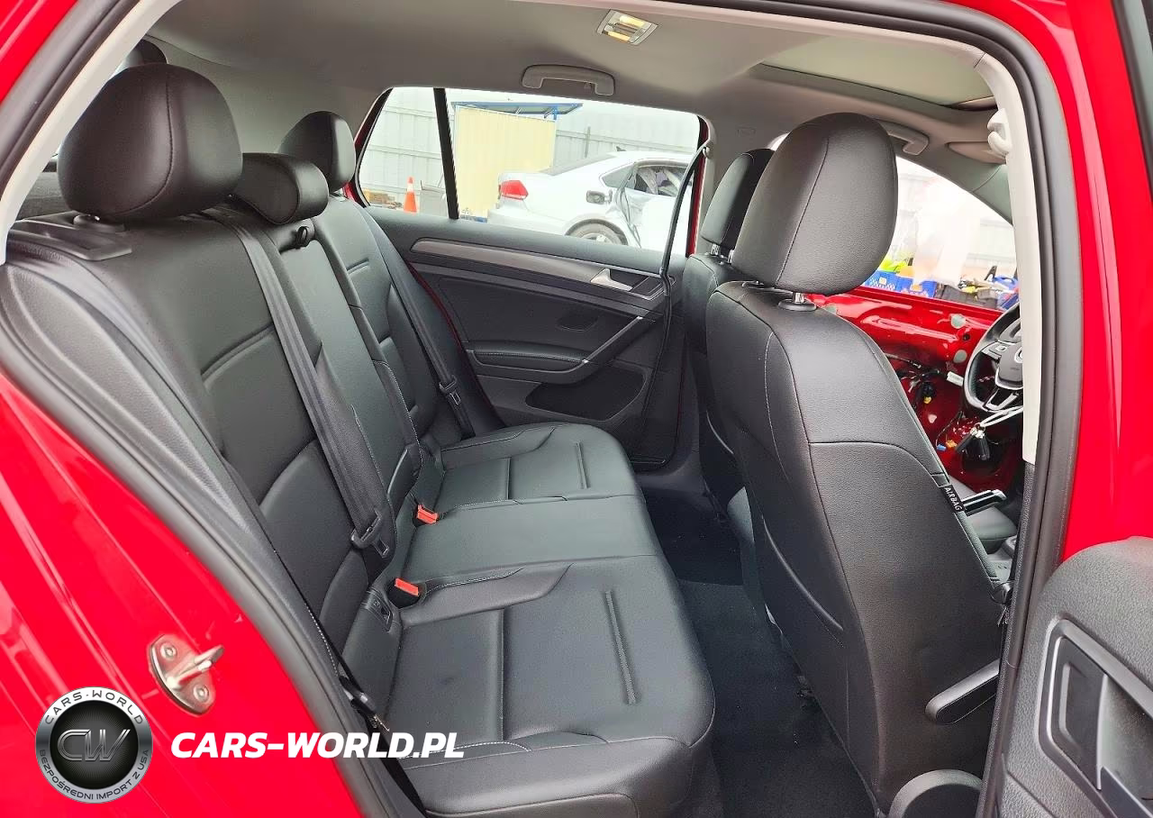 2018 Volkswagen Golf S VIN:3VWG17AUXJM282245 - 10
