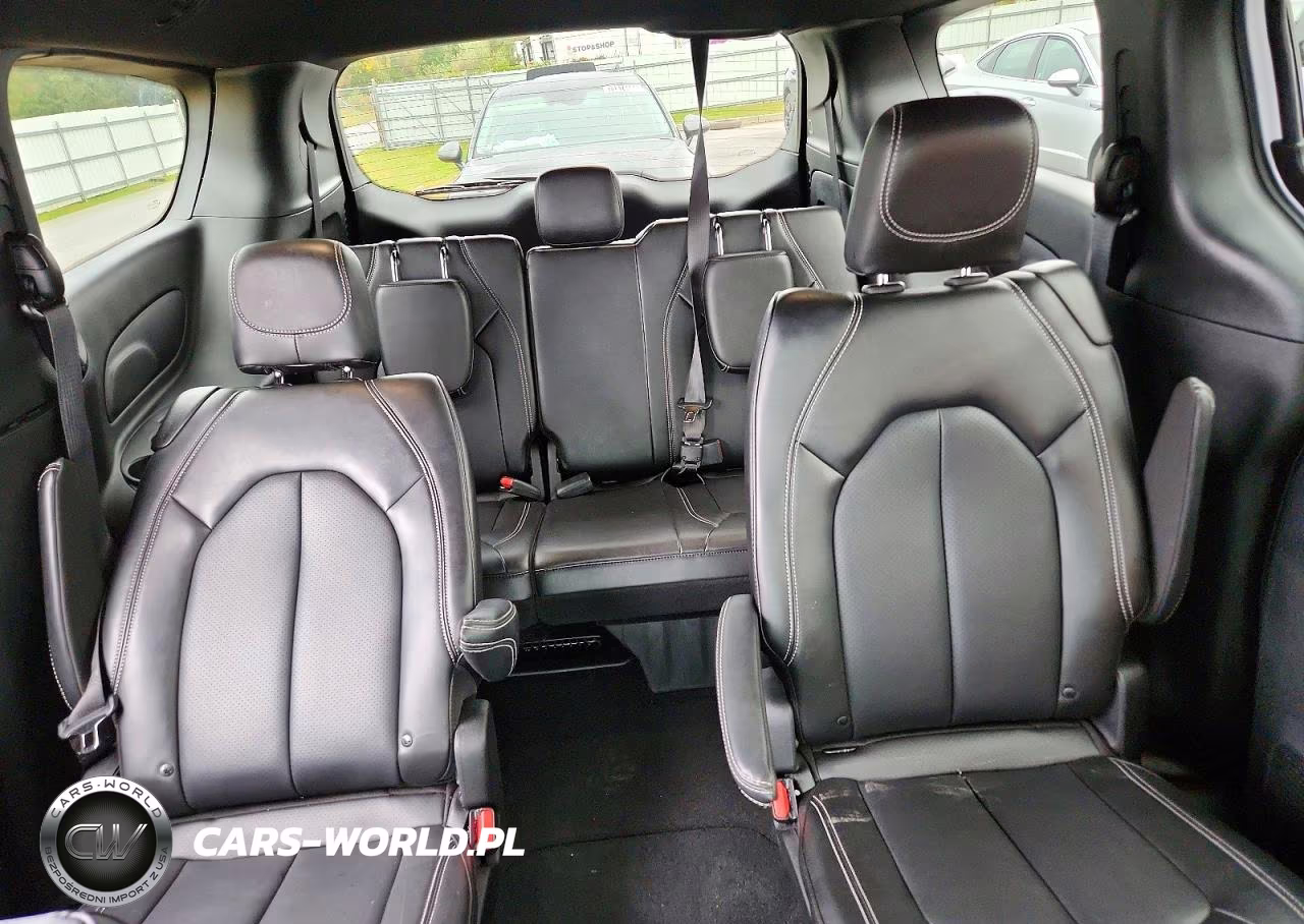2026 Chrysler Pacifica Select VIN:2C4RC1BG0TR272749 - 10