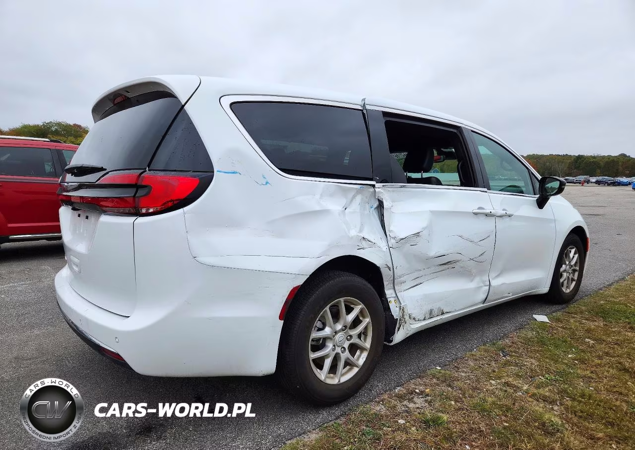 2026 Chrysler Pacifica Select VIN:2C4RC1BG0TR272749 - 3