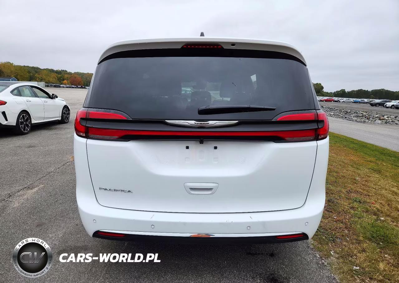 2026 Chrysler Pacifica Select VIN:2C4RC1BG0TR272749 - 6