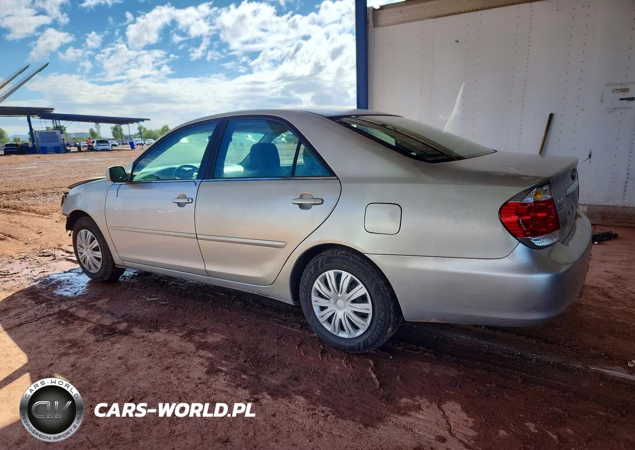 2005 Toyota Camry Le VIN:4T1BE30K85U979792 - 2
