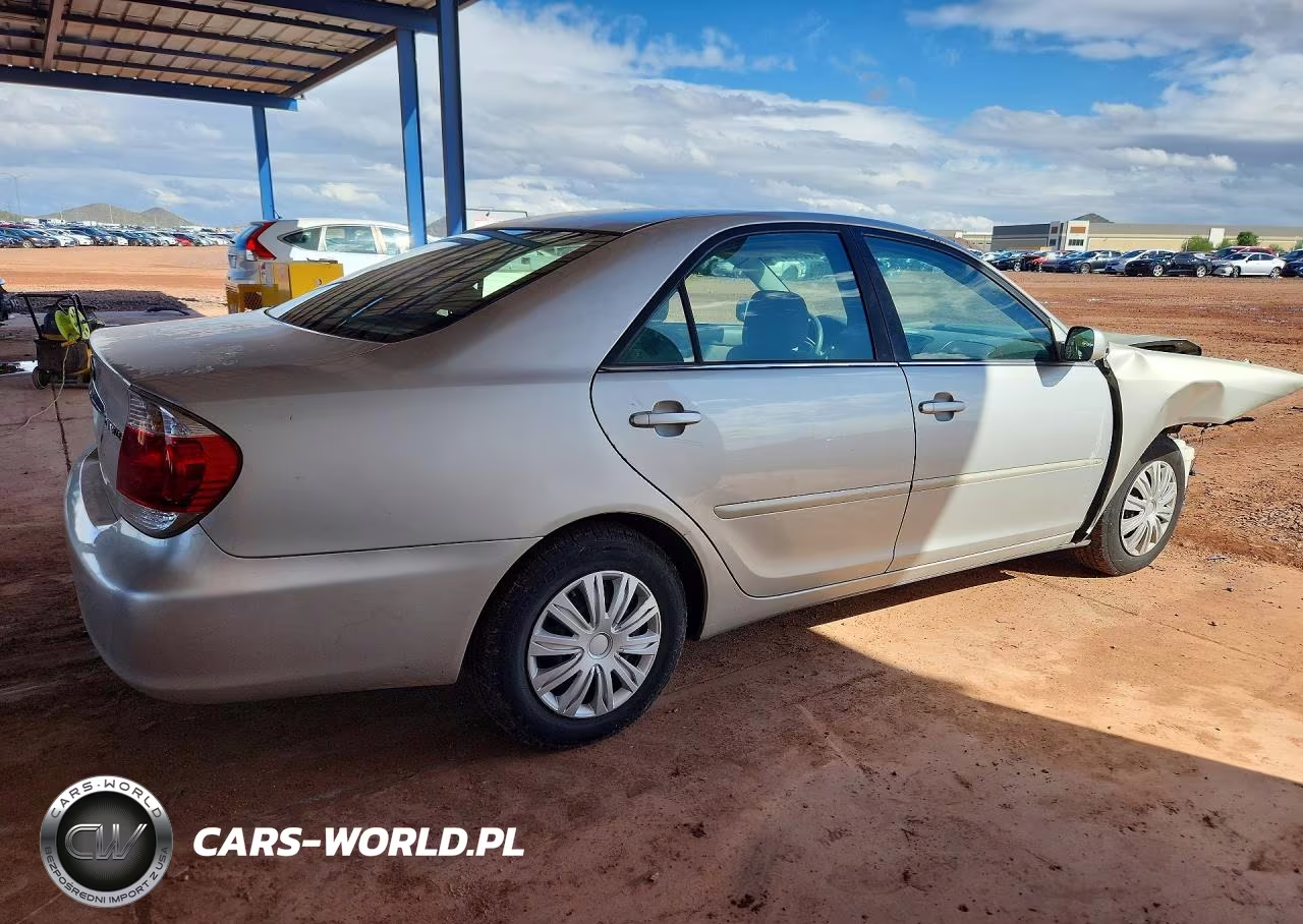2005 Toyota Camry Le VIN:4T1BE30K85U979792 - 3
