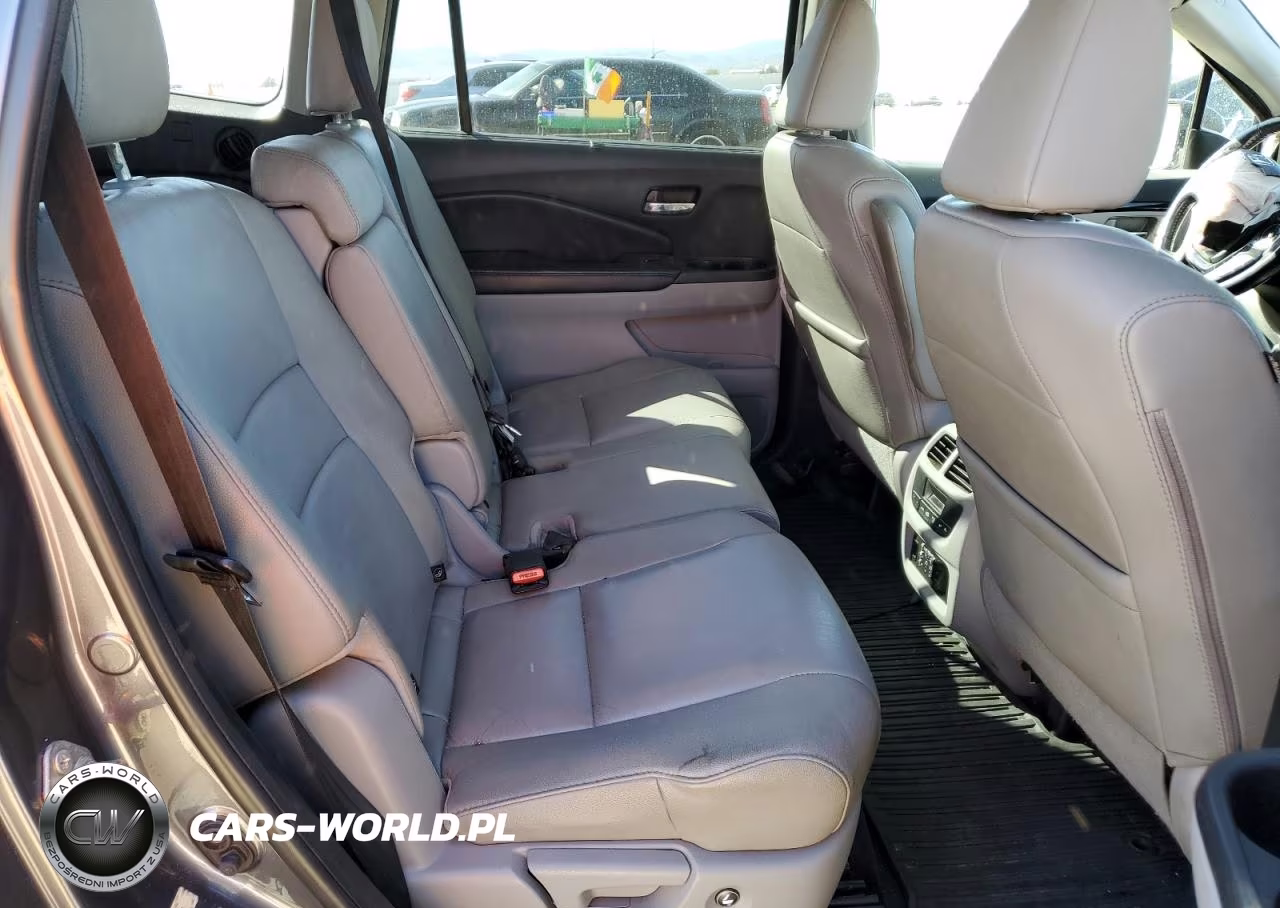 2016 Honda Pilot Touring VIN:5FNYF5H92GB009540 - 11