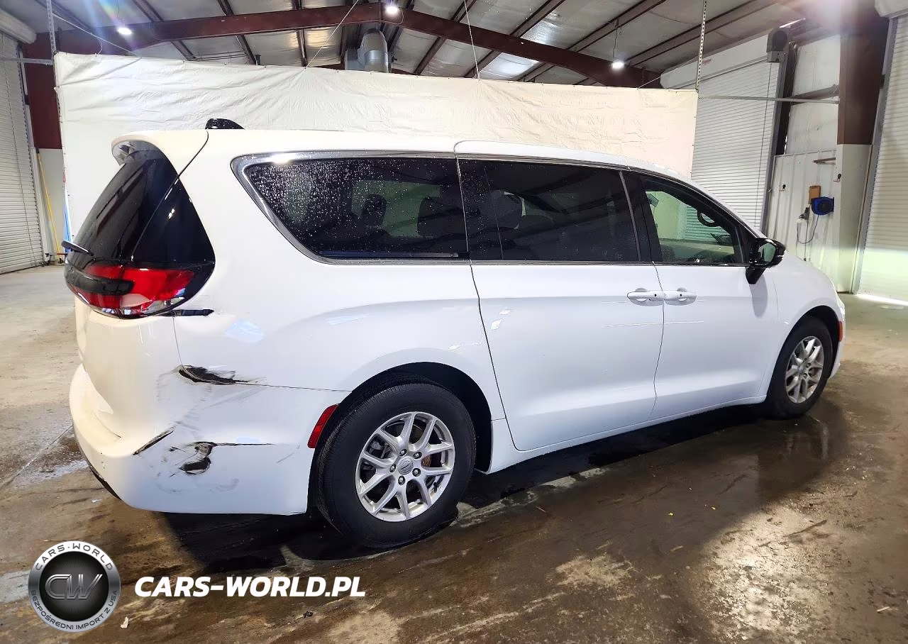 2025 Chrysler Pacifica Select VIN:2C4RC1BG6SR551752 - 3