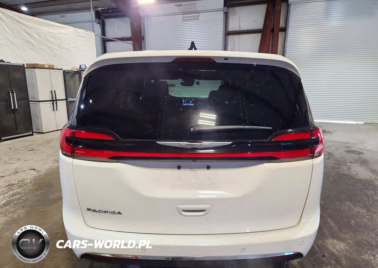 2025 Chrysler Pacifica Select VIN:2C4RC1BG6SR551752 - 6