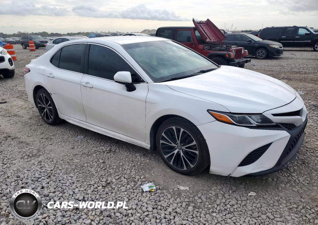 2018 Toyota Camry Se VIN:4T1B11HK3JU065173 - 4