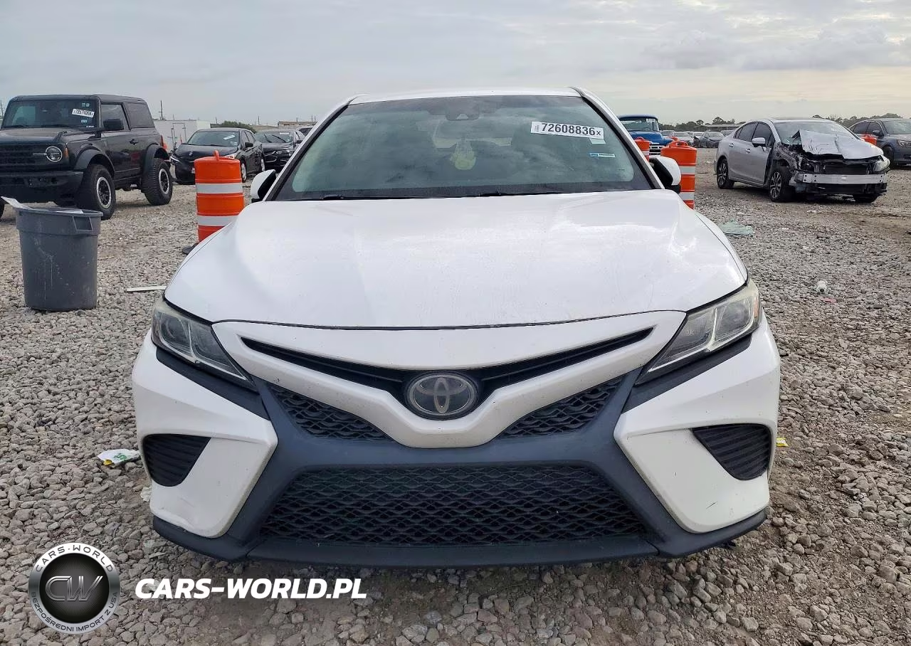 2018 Toyota Camry Se VIN:4T1B11HK3JU065173 - 5