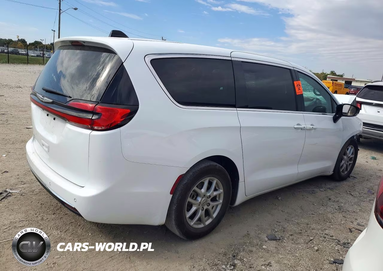2024 Chrysler Pacifica Touring L VIN:2C4RC1BG6RR167383 - 3