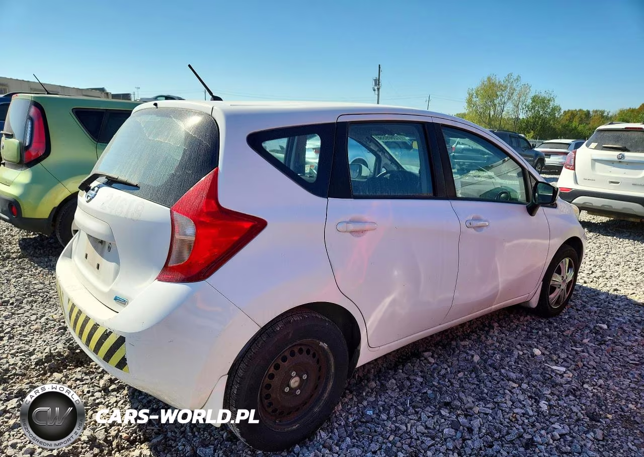 2016 Nissan Versa Note S Plus VIN:3N1CE2CP4GL381872 - 3