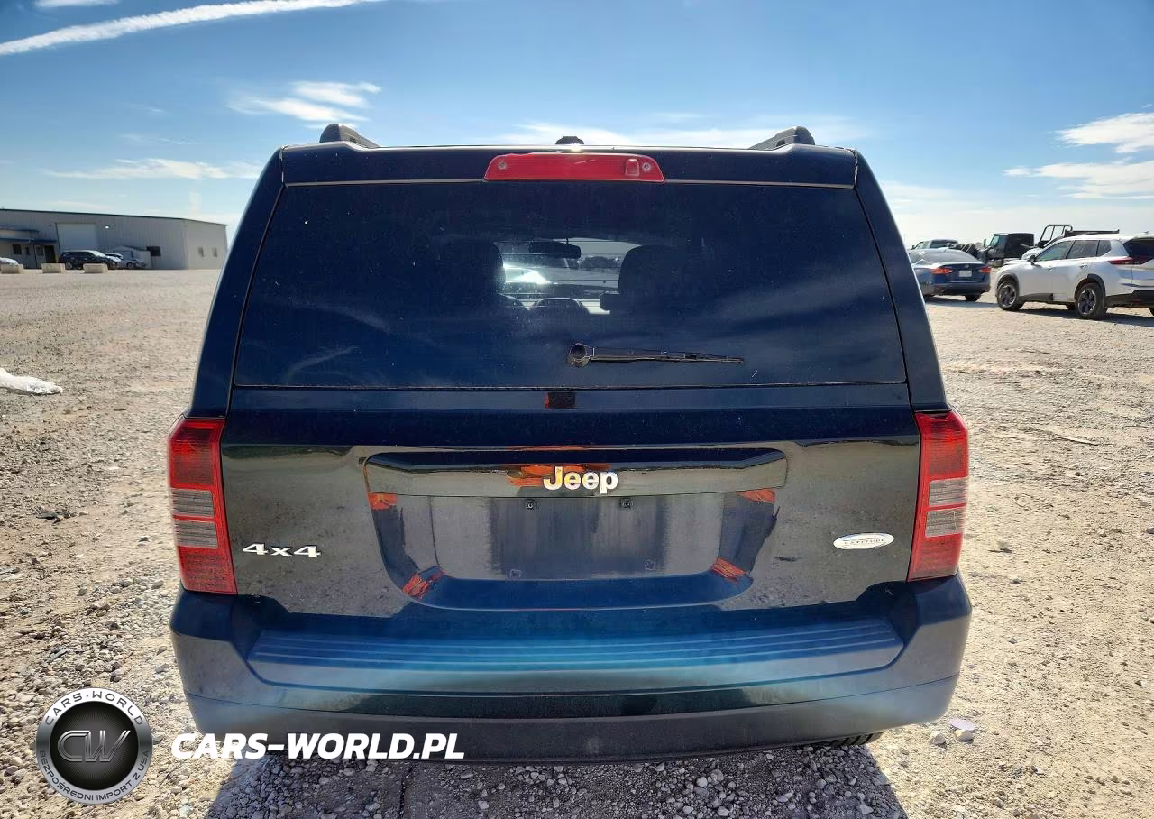 2013 Jeep Patriot Latitude VIN:1C4NJRFB8DD210571 - 6