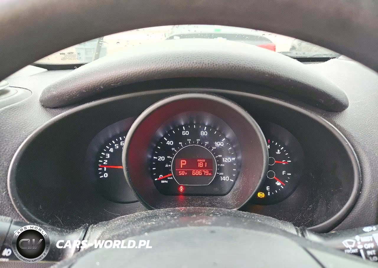 2017 Kia Soul + VIN:KNDJP3A50H7882883 - 9