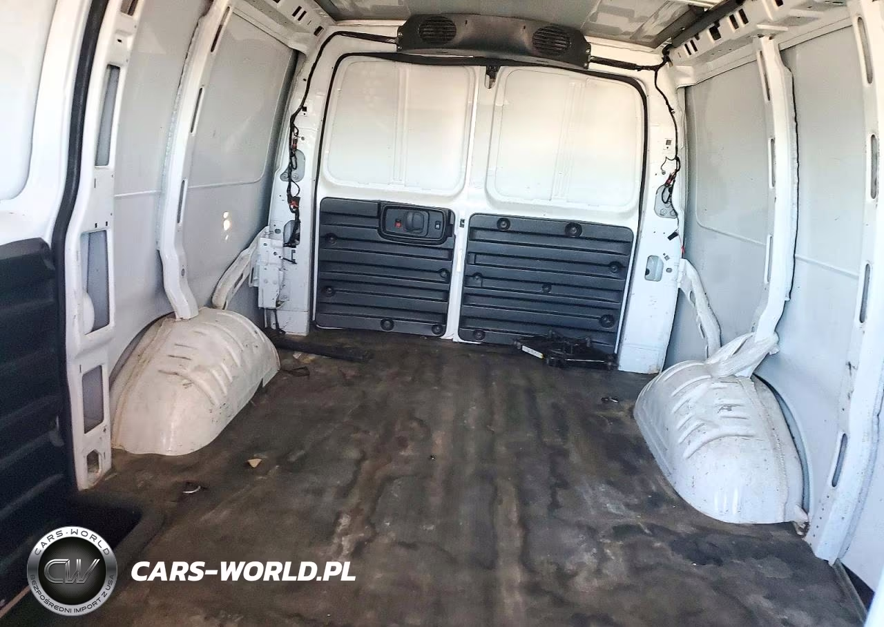 2018 Chevrolet Express G2500 VIN:1GCWGAFP9J1339898 - 10
