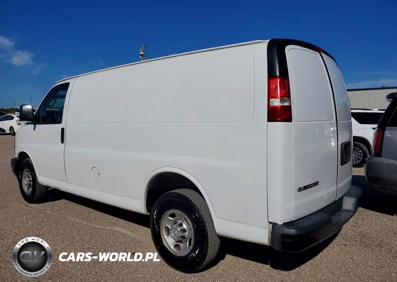 2018 Chevrolet Express G2500 VIN:1GCWGAFP9J1339898 - 2
