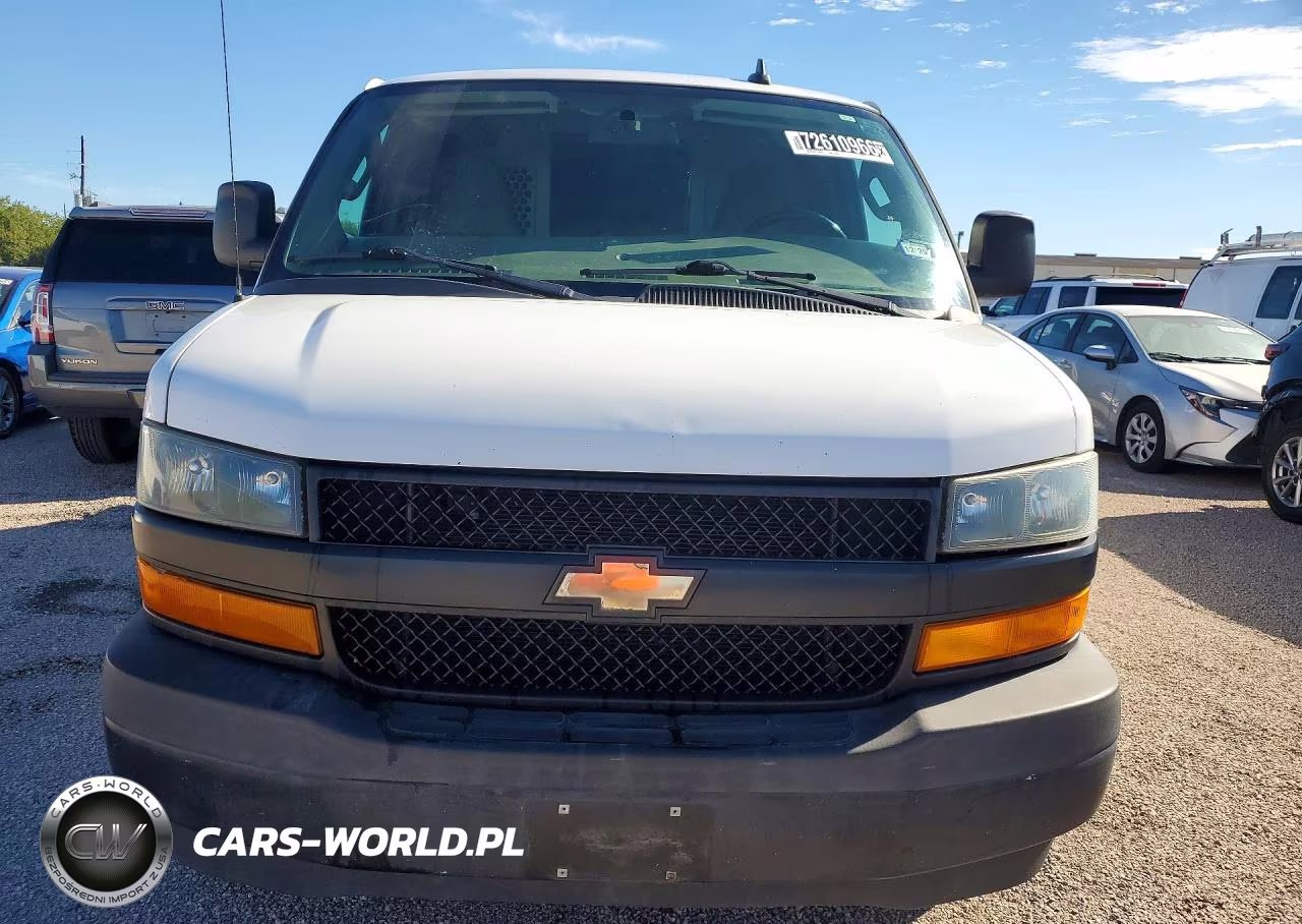 2018 Chevrolet Express G2500 VIN:1GCWGAFP9J1339898 - 5