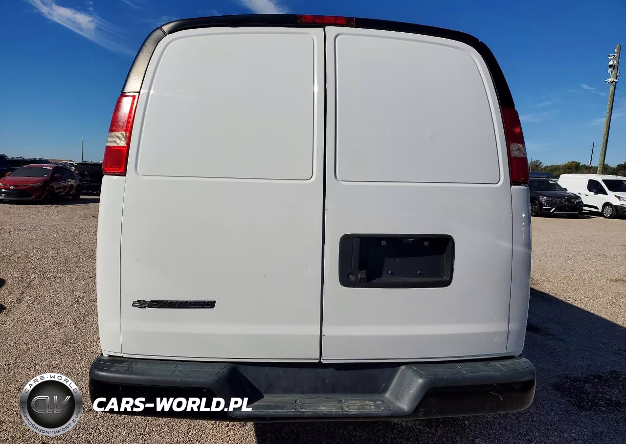 2018 Chevrolet Express G2500 VIN:1GCWGAFP9J1339898 - 6