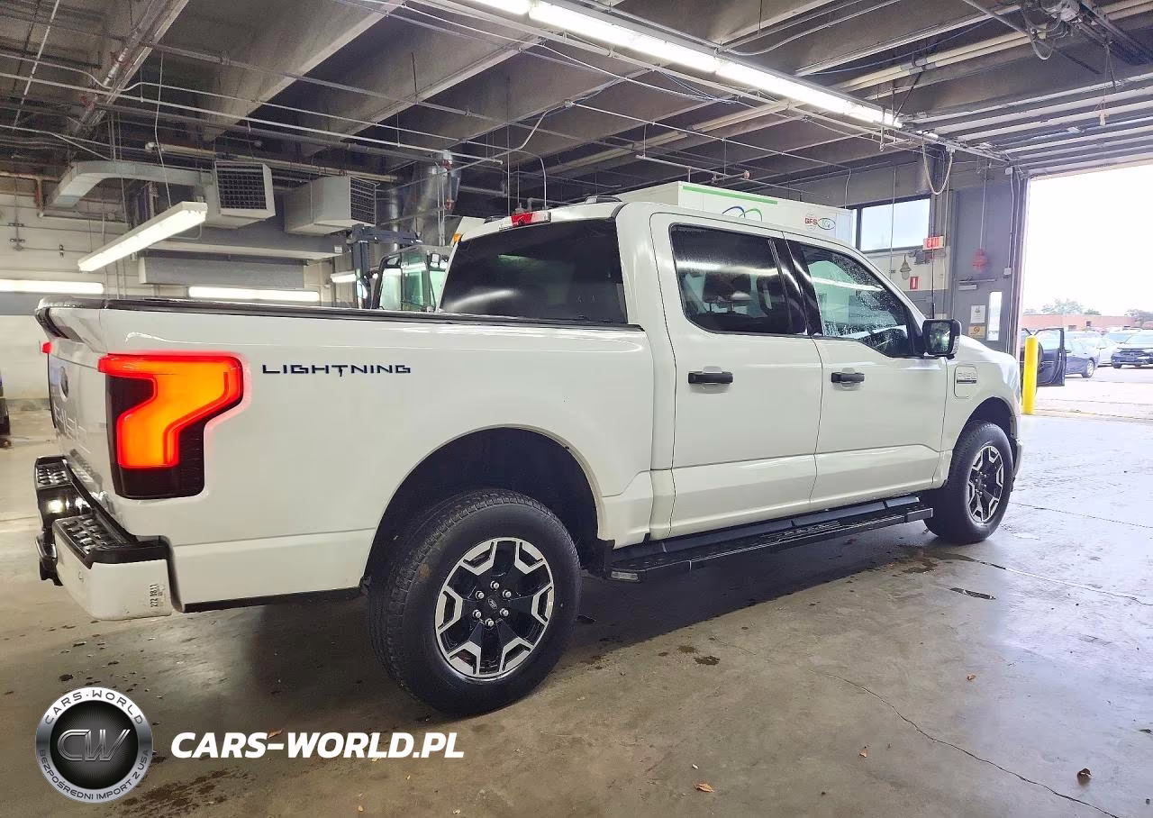 2022 Ford F150 Lightning Pro VIN:1FTVW1EL9NWG12795 - 3