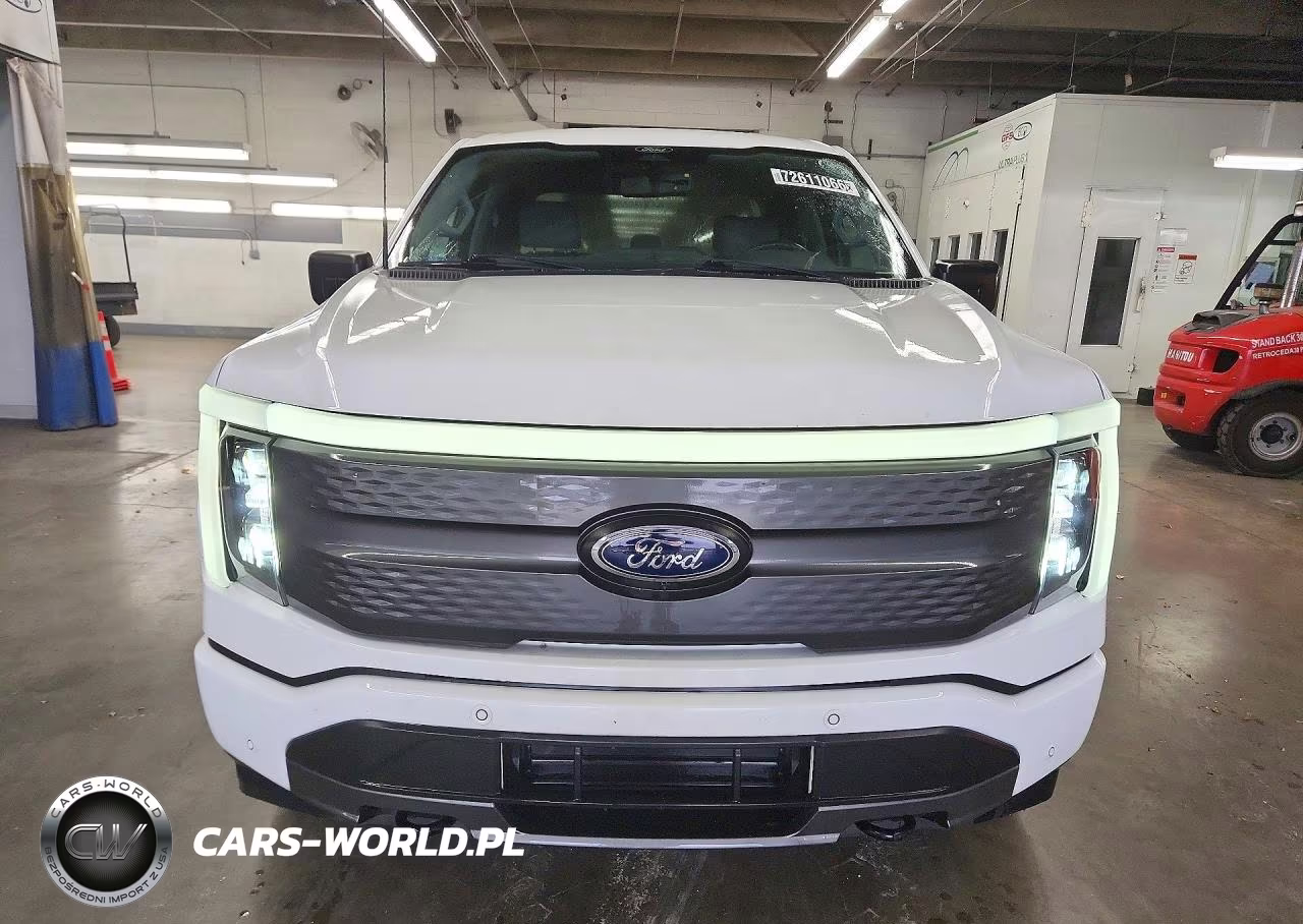 2022 Ford F150 Lightning Pro VIN:1FTVW1EL0NWG12796 - 5