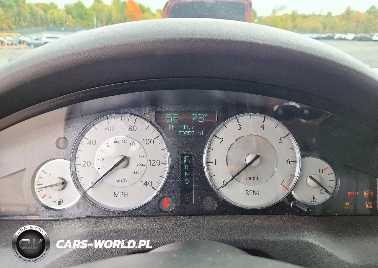 2008 Chrysler 300 Limited VIN:2C3LK33G08H202012 - 9