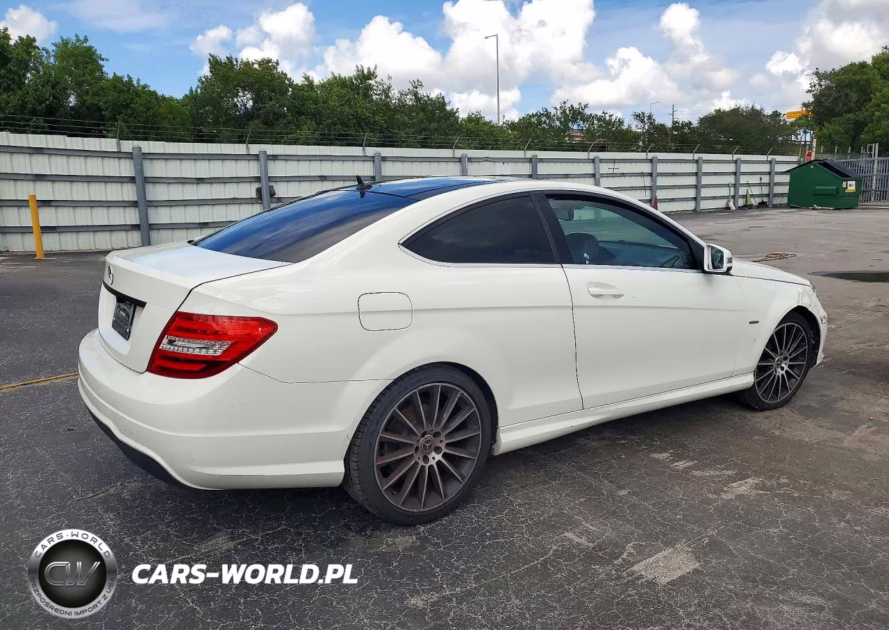 2012 Mercedes-Benz C 250 VIN:WDDGJ4HB7CF847548 - 3