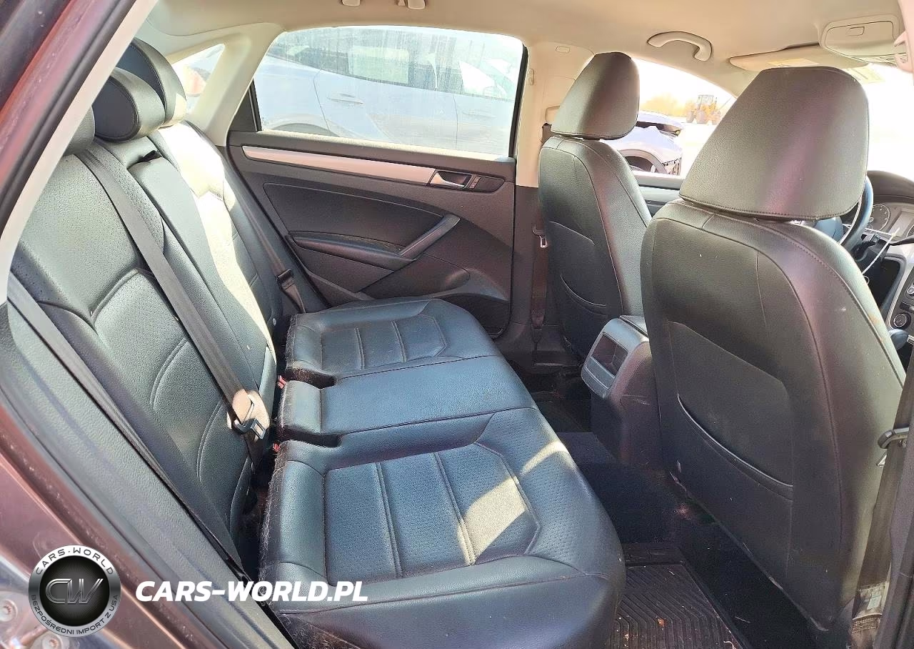 2015 Volkswagen Passat S VIN:1VWAT7A32FC087918 - 10