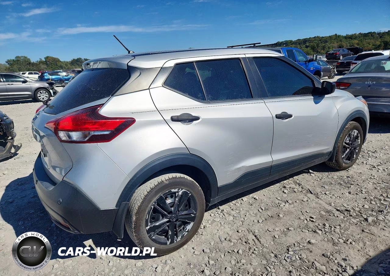2020 Nissan Kicks S VIN:3N1CP5BV8LL556517 - 3