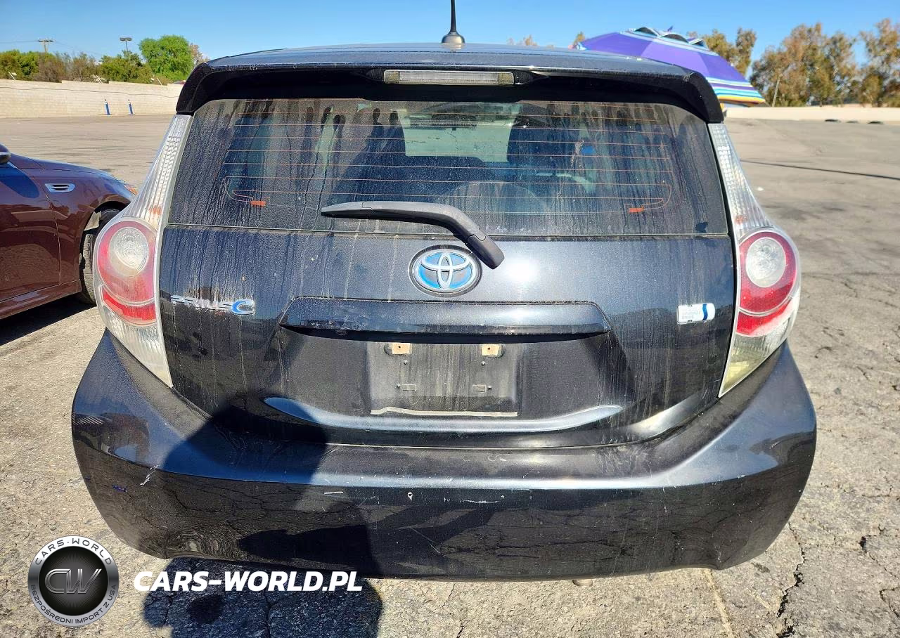 2012 Toyota Prius C Three VIN:JTDKDTB30C1005932 - 6