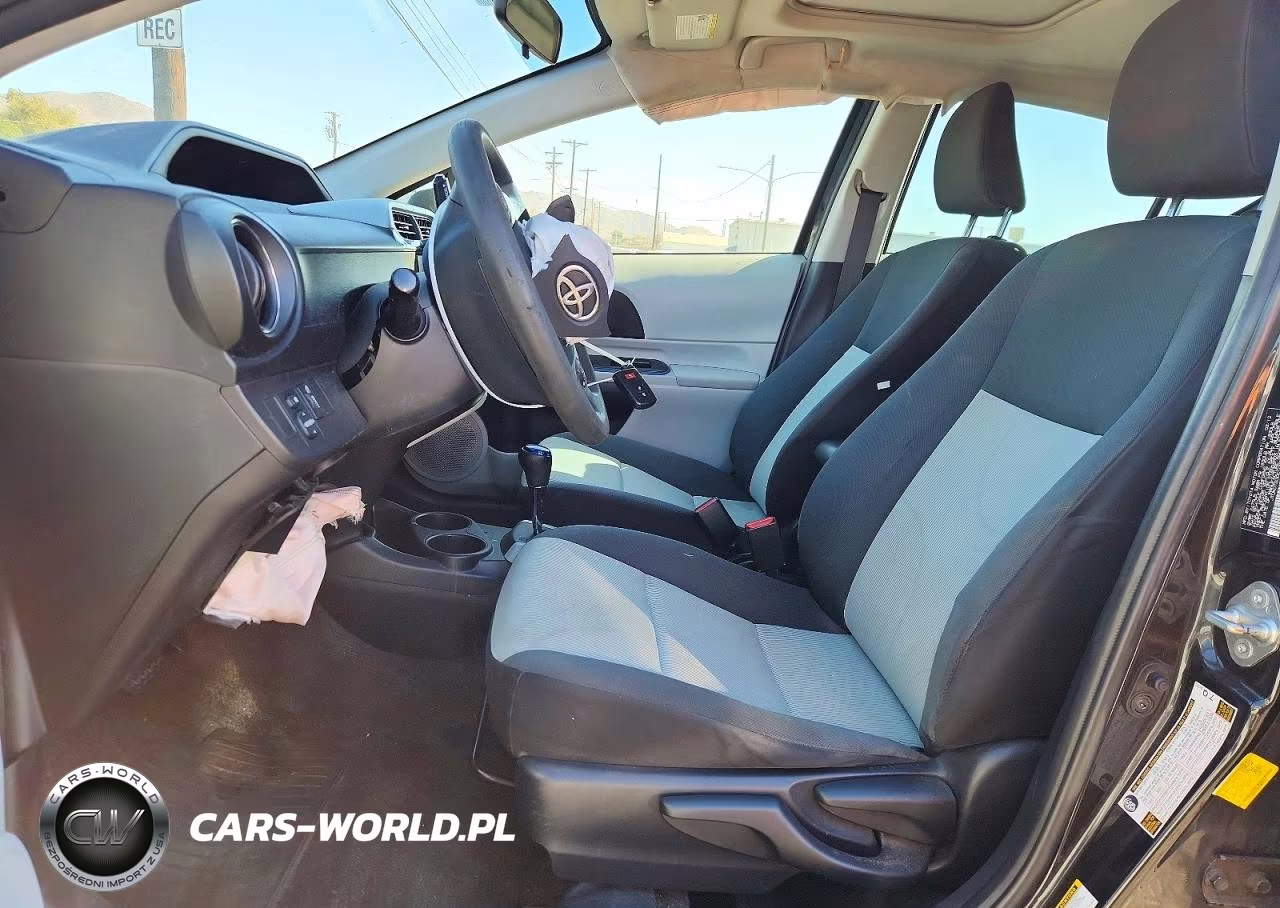 2012 Toyota Prius C Three VIN:JTDKDTB30C1005932 - 7