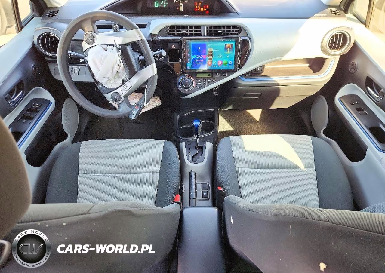 2012 Toyota Prius C Three VIN:JTDKDTB30C1005932 - 8