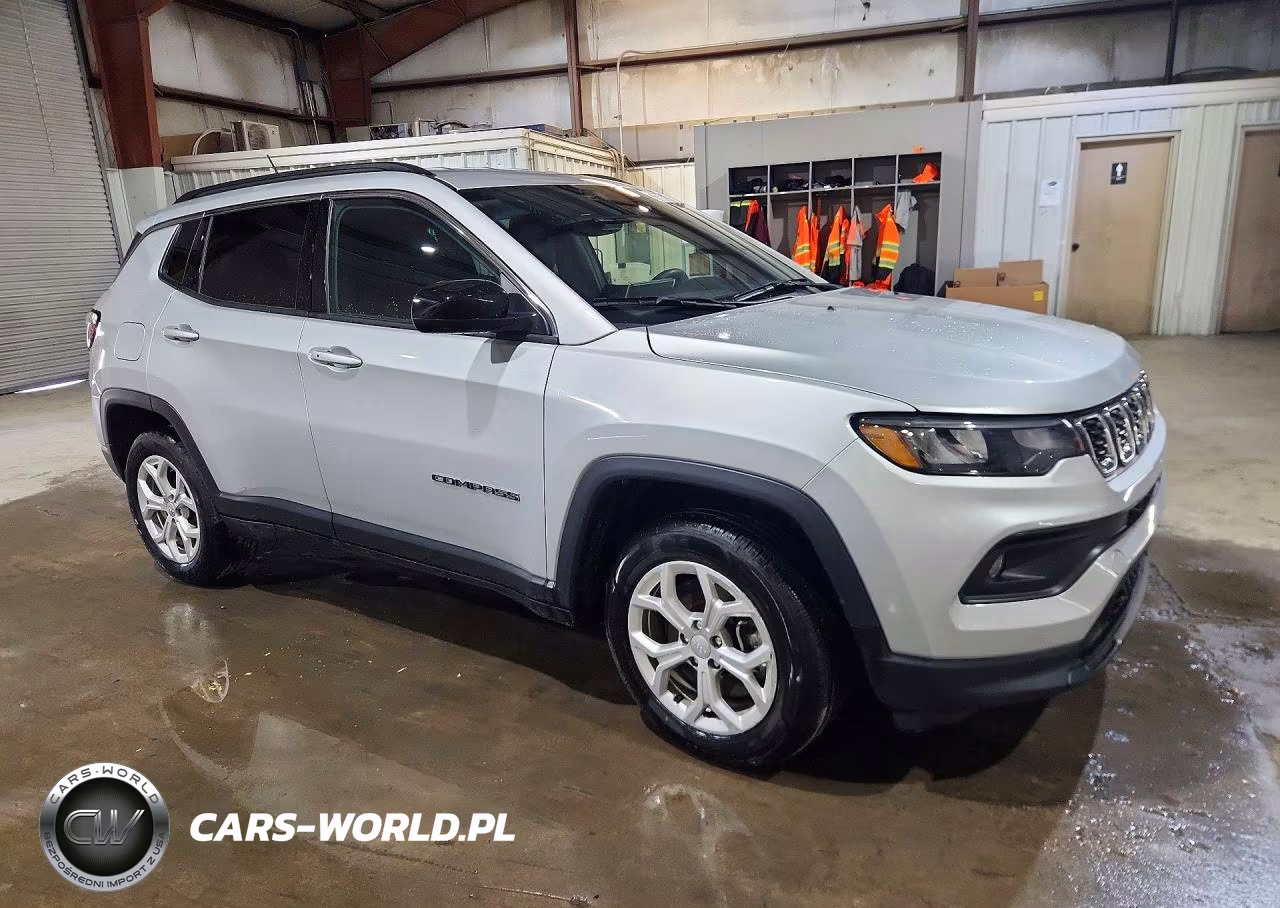 2024 Jeep Compass Latitude VIN:3C4NJDBN6RT138757 - 4