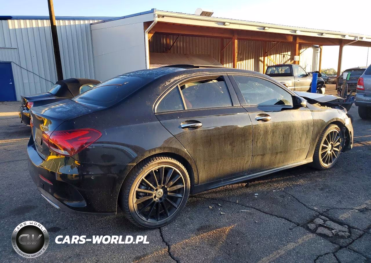 2020 Mercedes-Benz A 220 4Matic VIN:W1K3G4FB4LJ199468 - 3