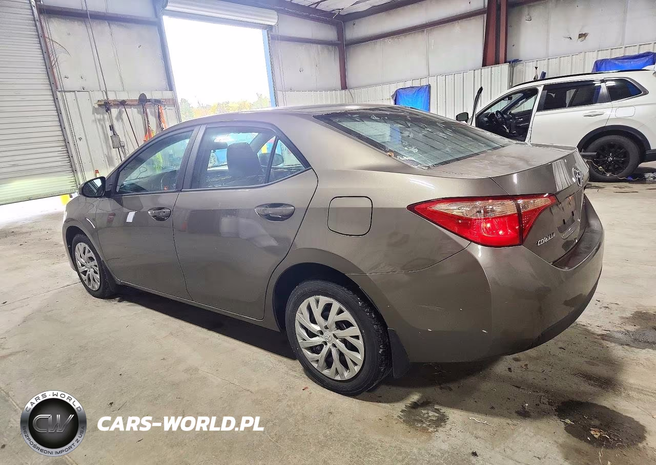 2018 Toyota Corolla Le VIN:2T1BURHE7JC002806 - 2
