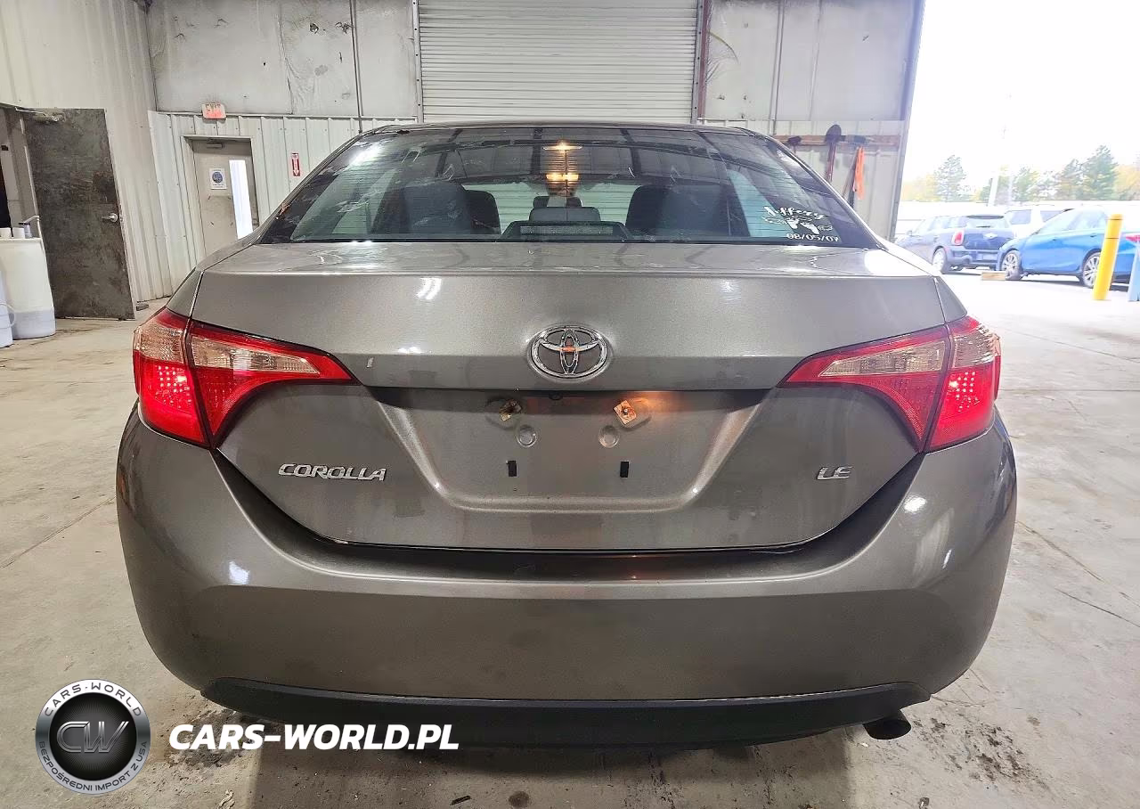 2018 Toyota Corolla Le VIN:2T1BURHE7JC002806 - 6