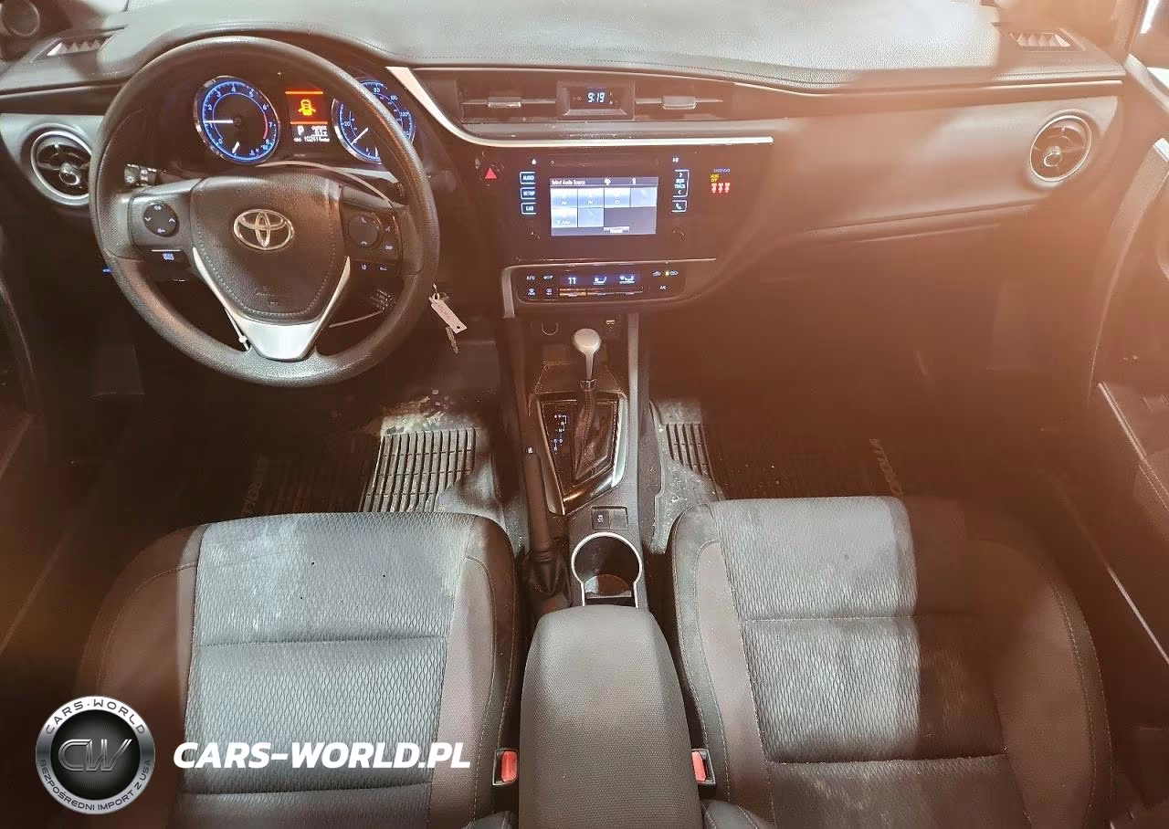 2018 Toyota Corolla Le VIN:2T1BURHE7JC002806 - 8