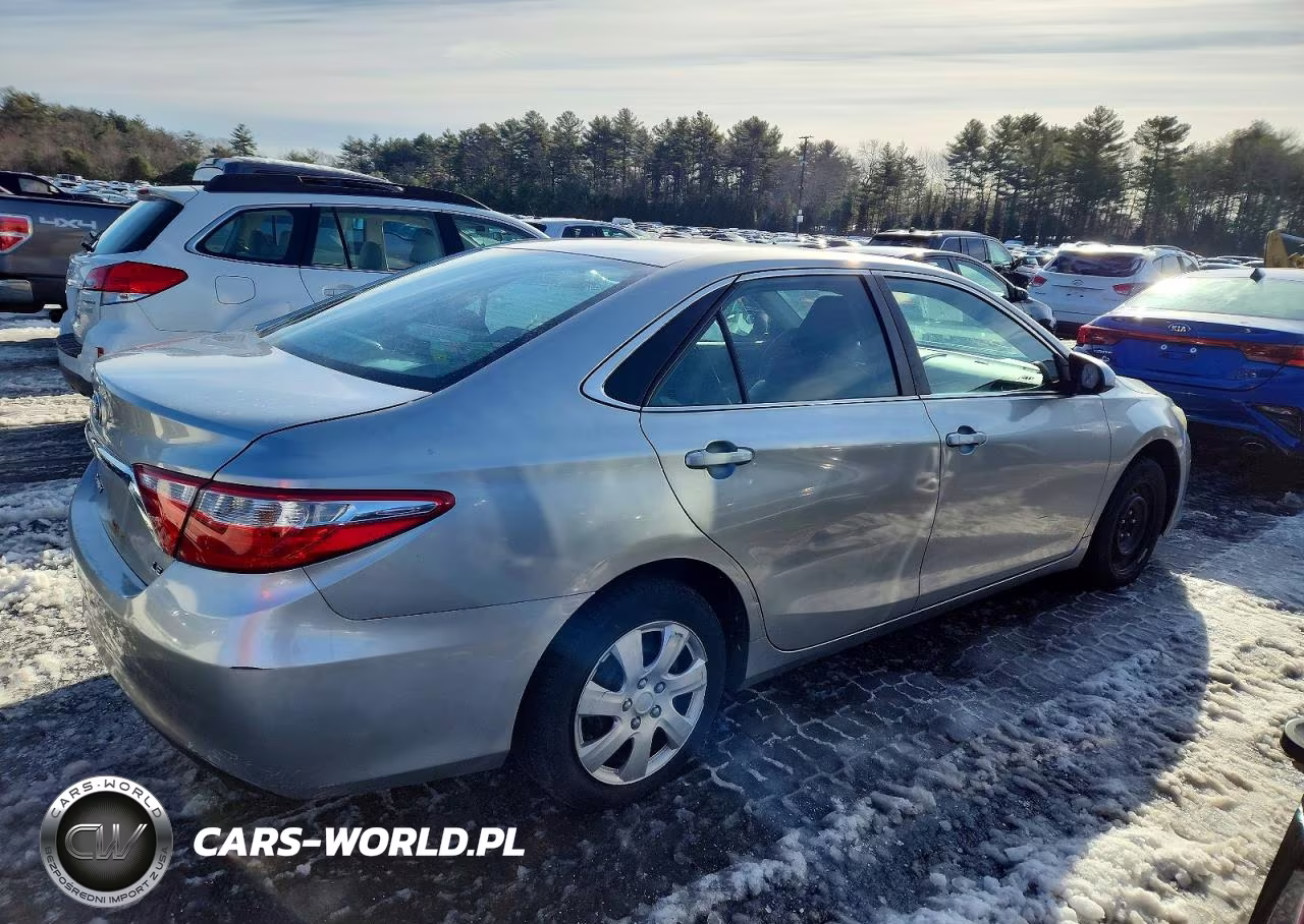 2016 Toyota Camry Le VIN:4T4BF1FK7GR524174 - 3