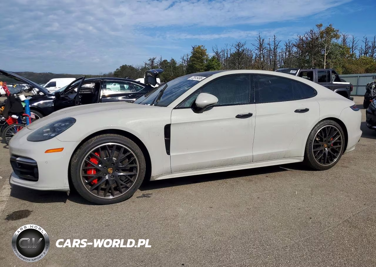 2018 Porsche Panamera Turbo