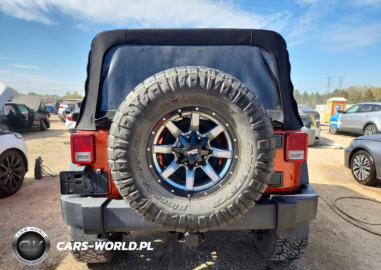 2014 Jeep Wrangler Unlimited Sport VIN:1C4BJWDG5EL199200 - 6