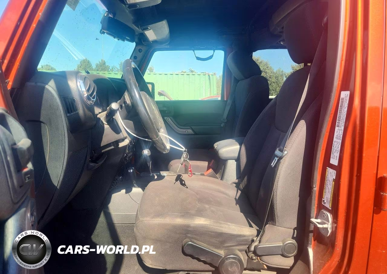 2014 Jeep Wrangler Unlimited Sport VIN:1C4BJWDG5EL199200 - 7