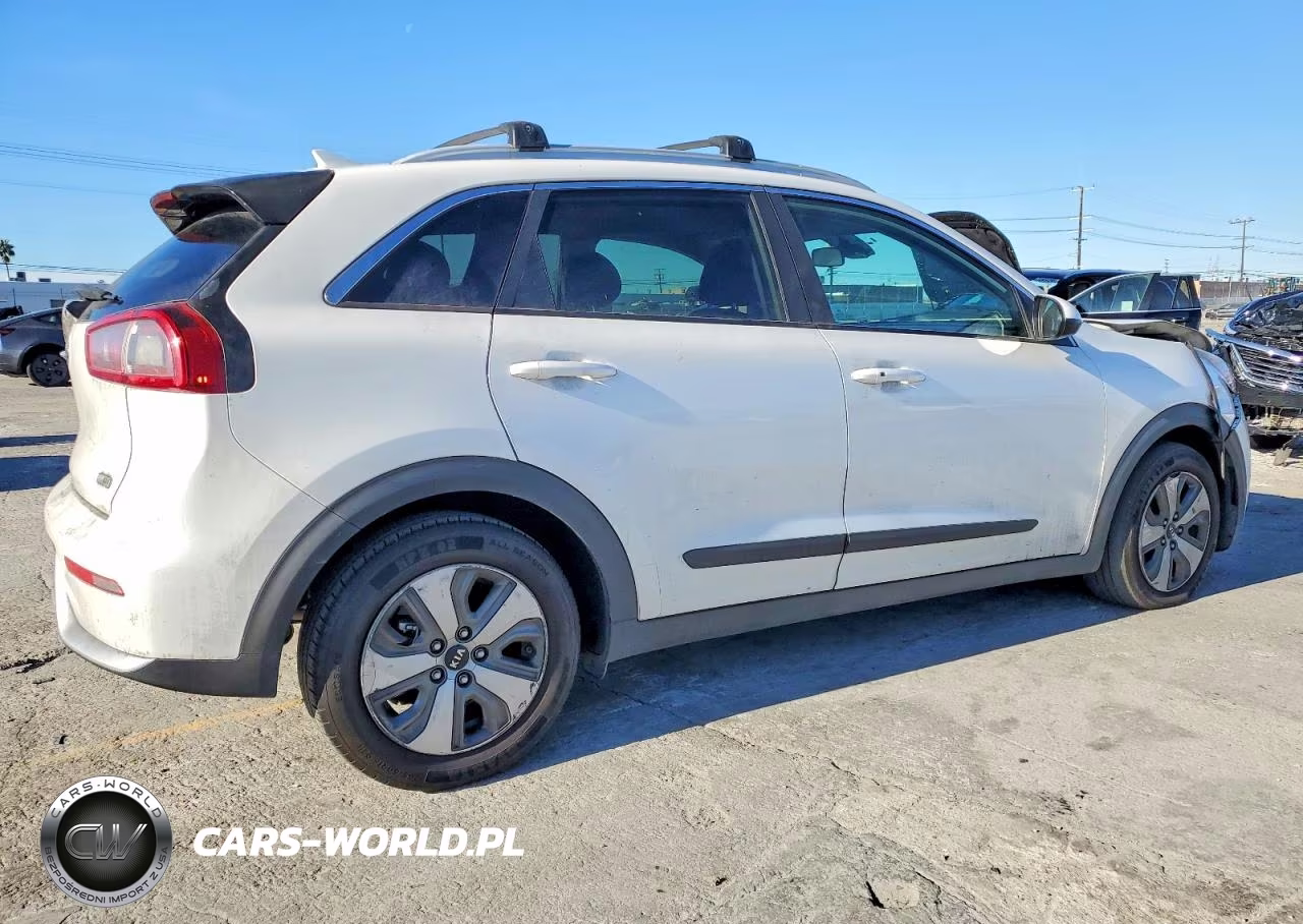 2019 Kia Niro Fe VIN:KNDCB3LCXK5256005 - 3