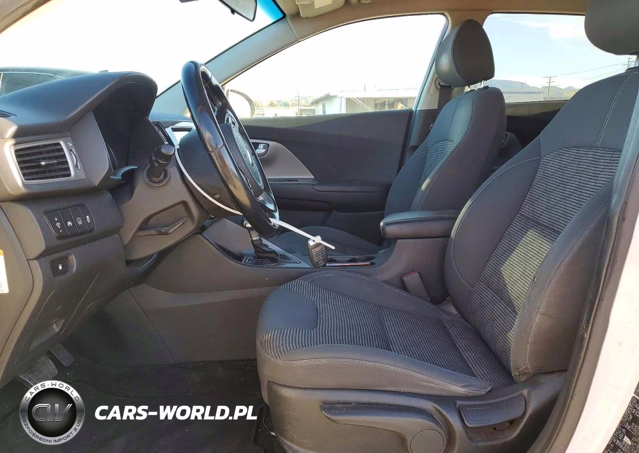 2019 Kia Niro Fe VIN:KNDCB3LCXK5256005 - 7