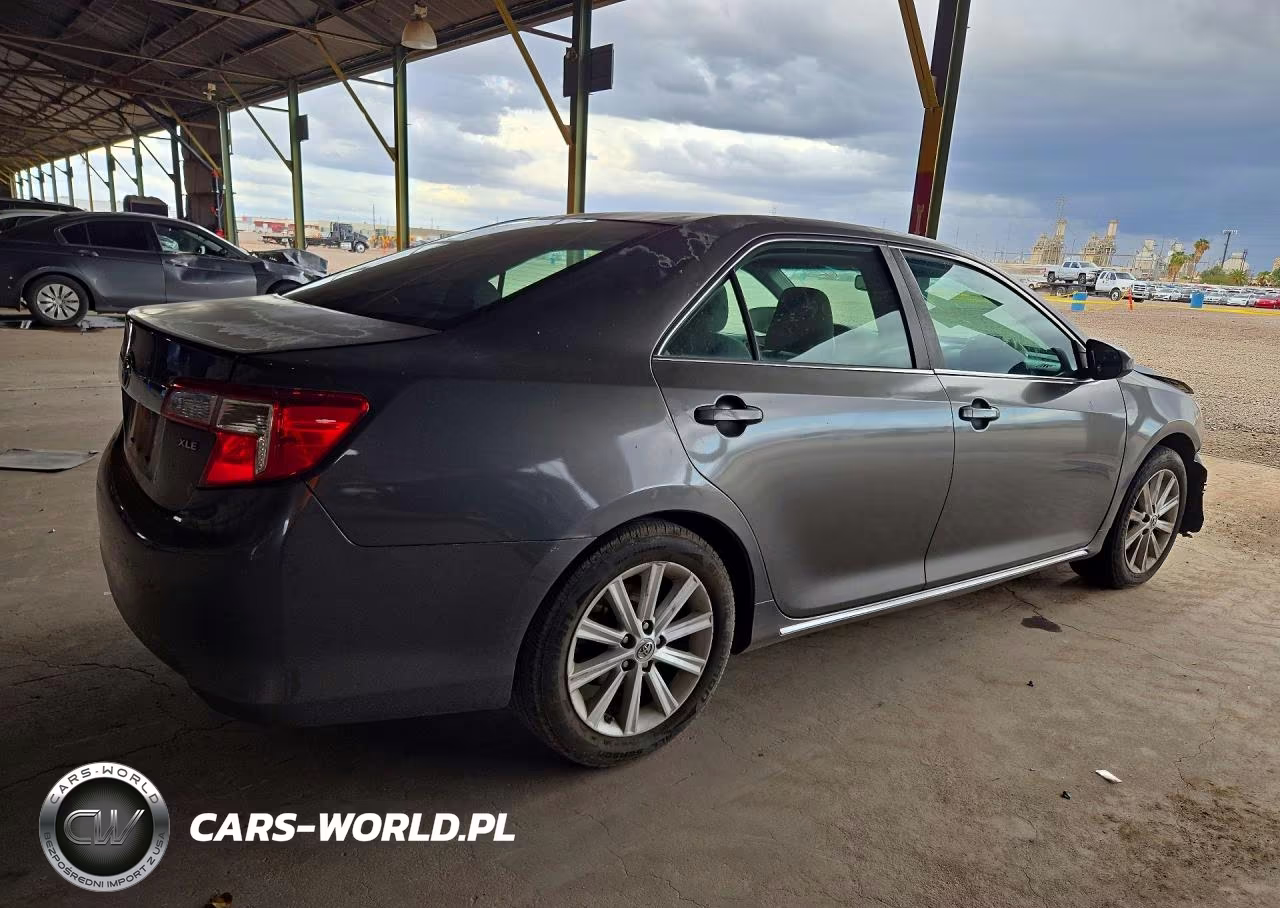 2012 Toyota Camry Xle VIN:4T4BF1FK5CR270586 - 3