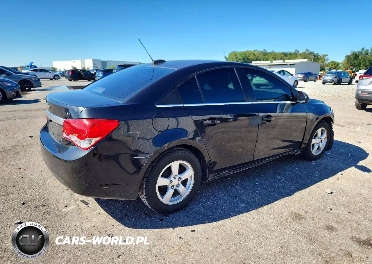 2016 Chevrolet Cruze VIN:1G1PE5SB2G7214221 - 3