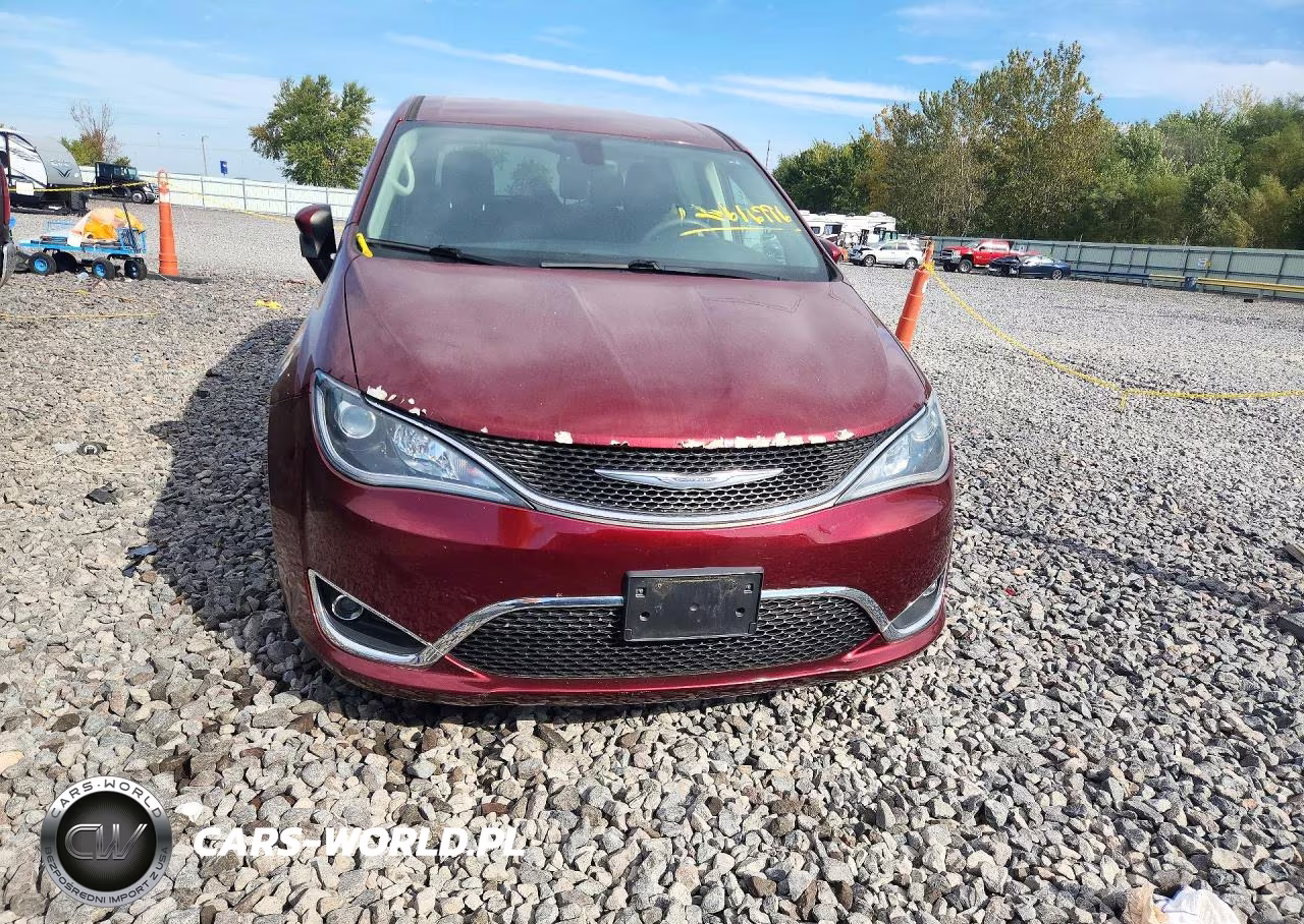 2017 Chrysler Pacifica Touring L VIN:2C4RC1BG7HR782152 - 5