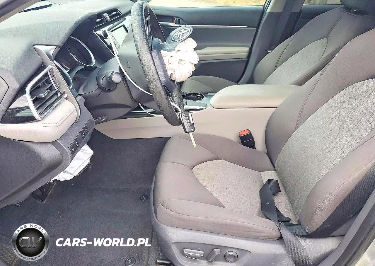 2018 Toyota Camry Le VIN:4T1B11HK4JU101677 - 7