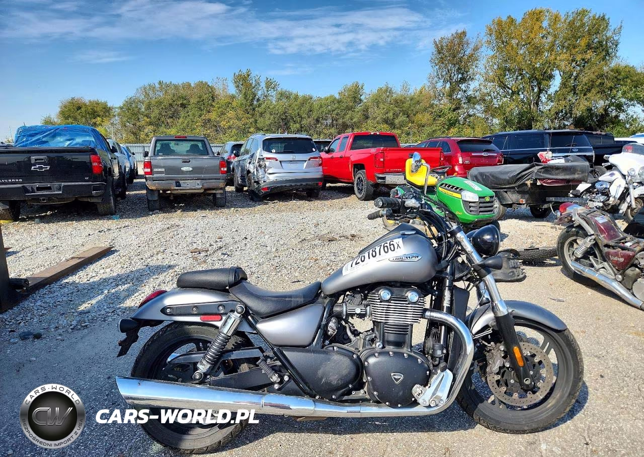 2013 Triumph Motorcycle Thunderbird Storm Abs – zdjęcie 1 z 9