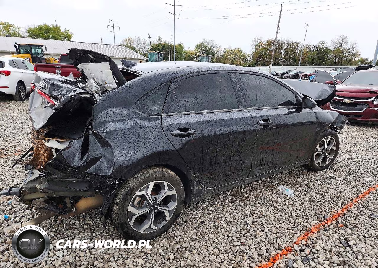 2021 Kia Forte Lxs VIN:3KPF24AD0ME412283 - 3