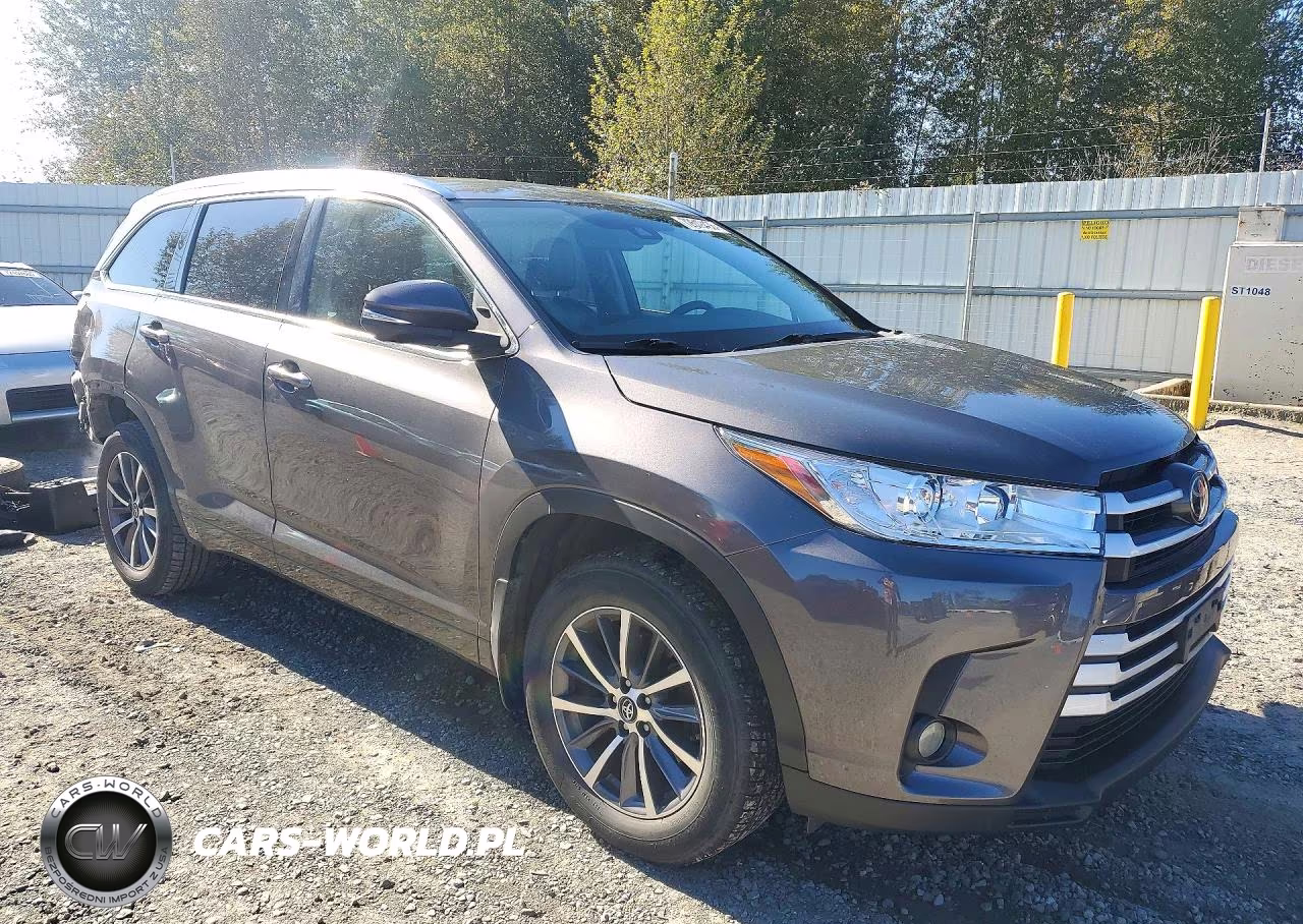2017 Toyota Highlander Xle VIN:5TDJZRFH1HS511396 - 4