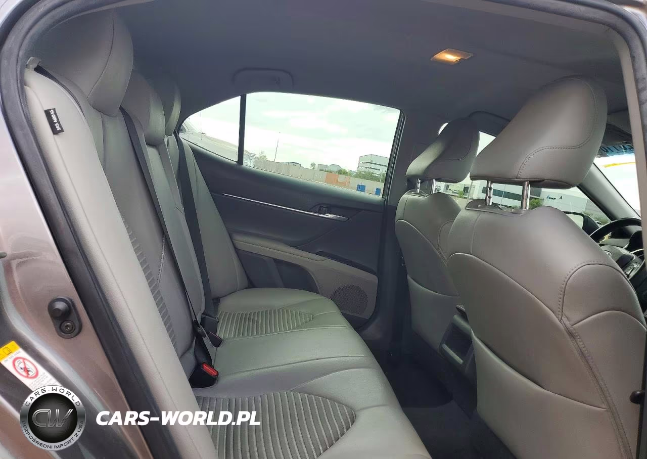 2018 Toyota Camry Se VIN:4T1B11HK2JU092266 - 10