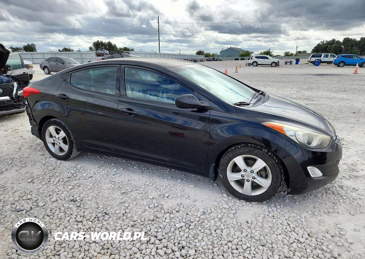 2013 Hyundai Elantra Gls VIN:5NPDH4AEXDH401883 - 4